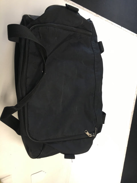 Nike Black 22" x 10" Used Gym Bag