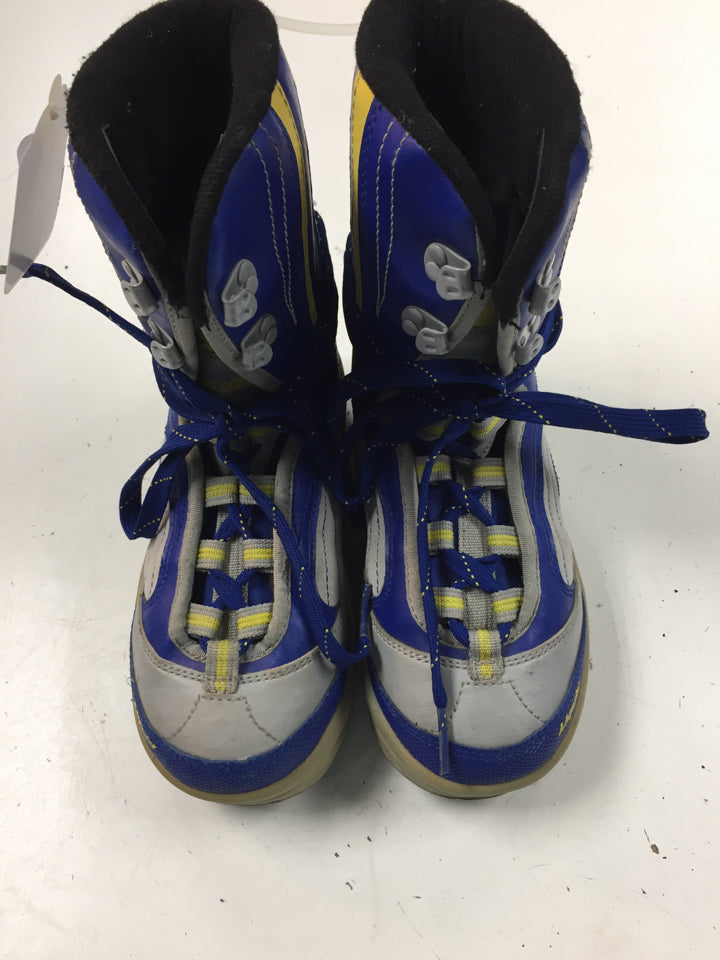 Load image into Gallery viewer, Liquid Blue/Yellow JR Size Specific 4 Used Snowboard Boots
